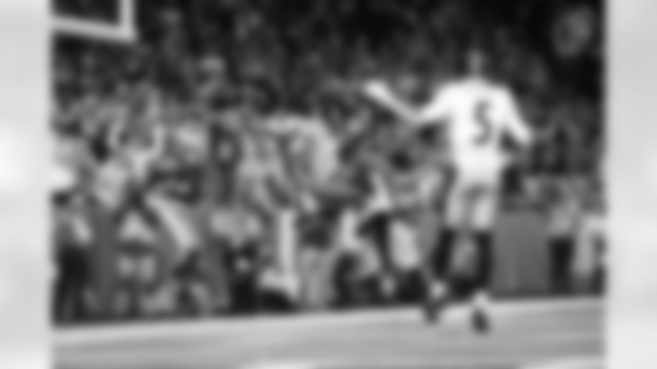 Pittsburgh Steelers defensive back Chuck Clark (21) during a regular season game between the Pittsburgh Steelers and the Detroit Lions, Sunday, Dec. 21, 2025 in Detroit, MI. (Alysa Rubin / Pittsburgh Steelers)