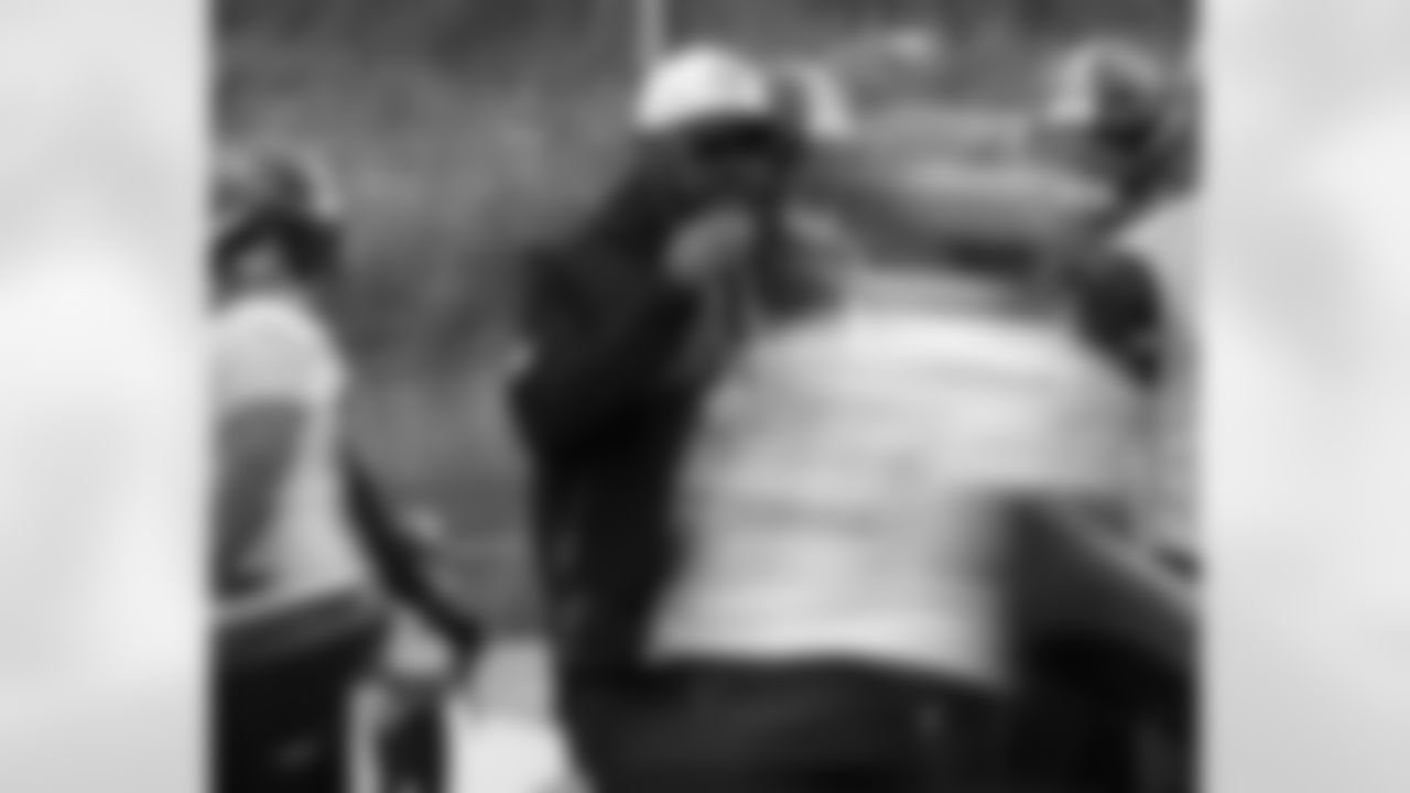 Pittsburgh Steelers head coach Mike Tomlin during practice at the UPMC Rooney Sports Complex preparing for a Week 12 matchup against the Chicago Bears, Friday, Nov. 21, 2025 in Pittsburgh, PA. (Alysa Rubin / Pittsburgh Steelers)