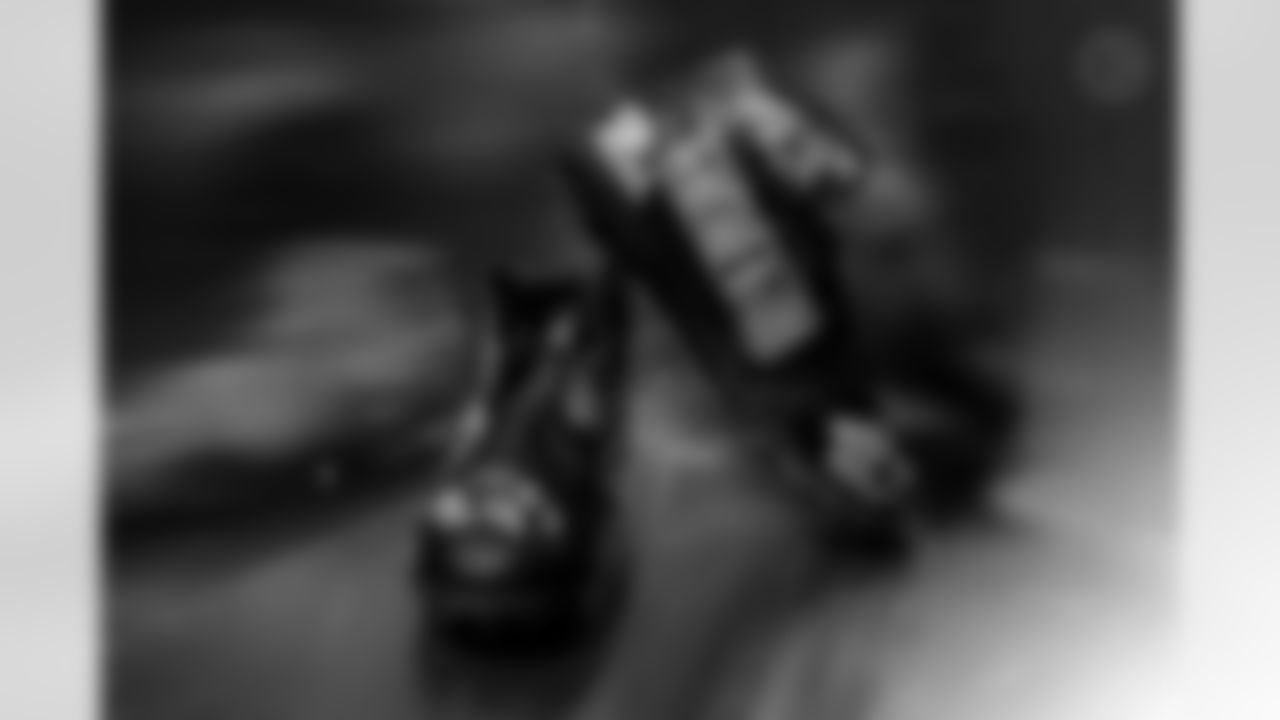 Pittsburgh Steelers defensive tackle Keeanu Benton (95) will showcase his custom cleats supporting Cafe Momentum during Week 13. (Alysa Rubin / Pittsburgh Steelers)