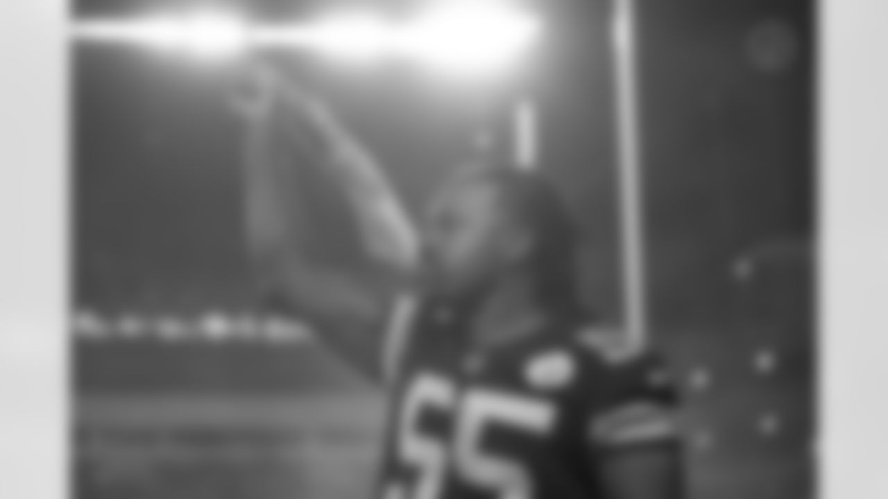 Joey Porter led the Terrible Towel Twirl for the Steelers game against the New York Giants in 2024