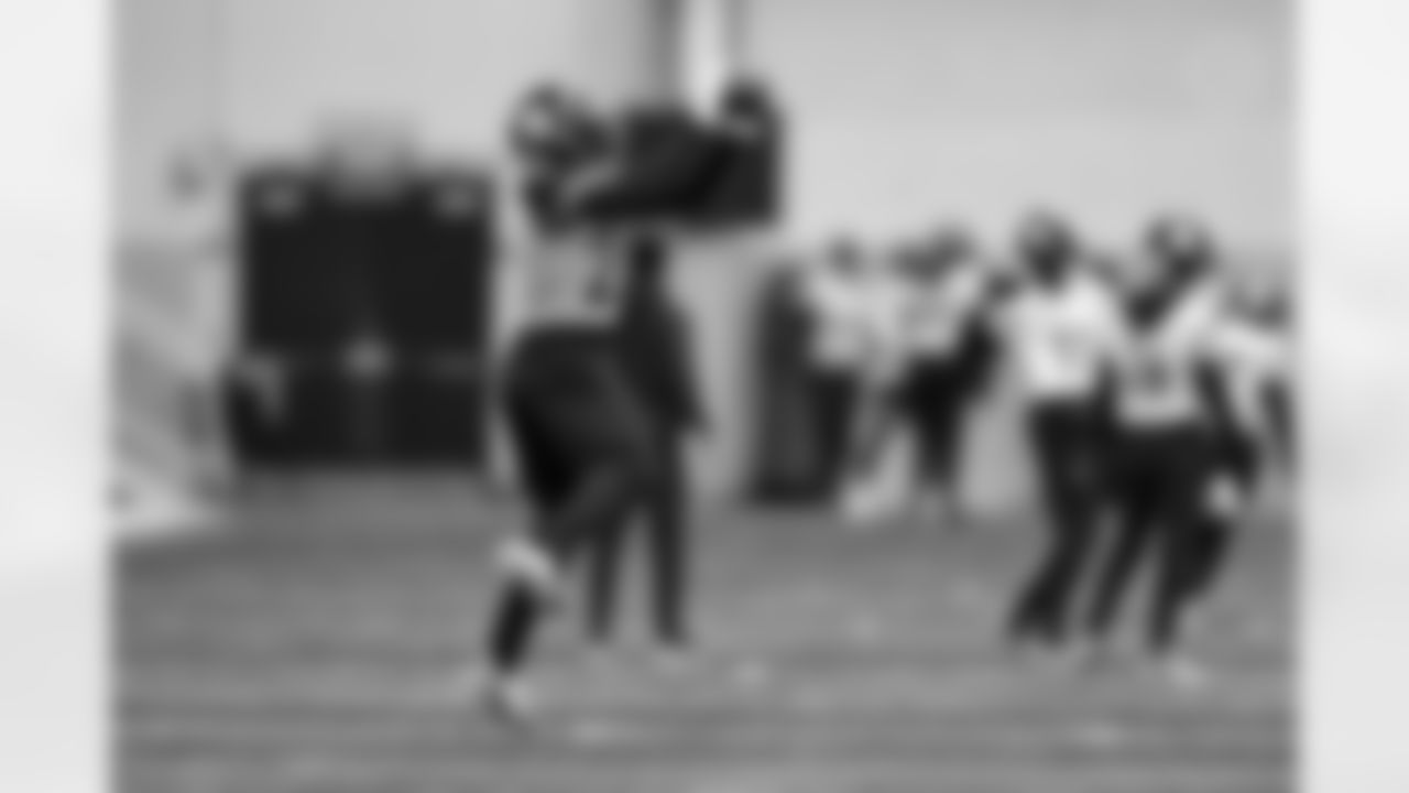 Pittsburgh Steelers defensive back Chuck Clark (21) during practice at the UPMC Rooney Sports Complex preparing for a Week 17 matchup against the Cleveland Browns, Friday, Dec. 26, 2025 in Pittsburgh, PA. (Karl Roser / Pittsburgh Steelers)