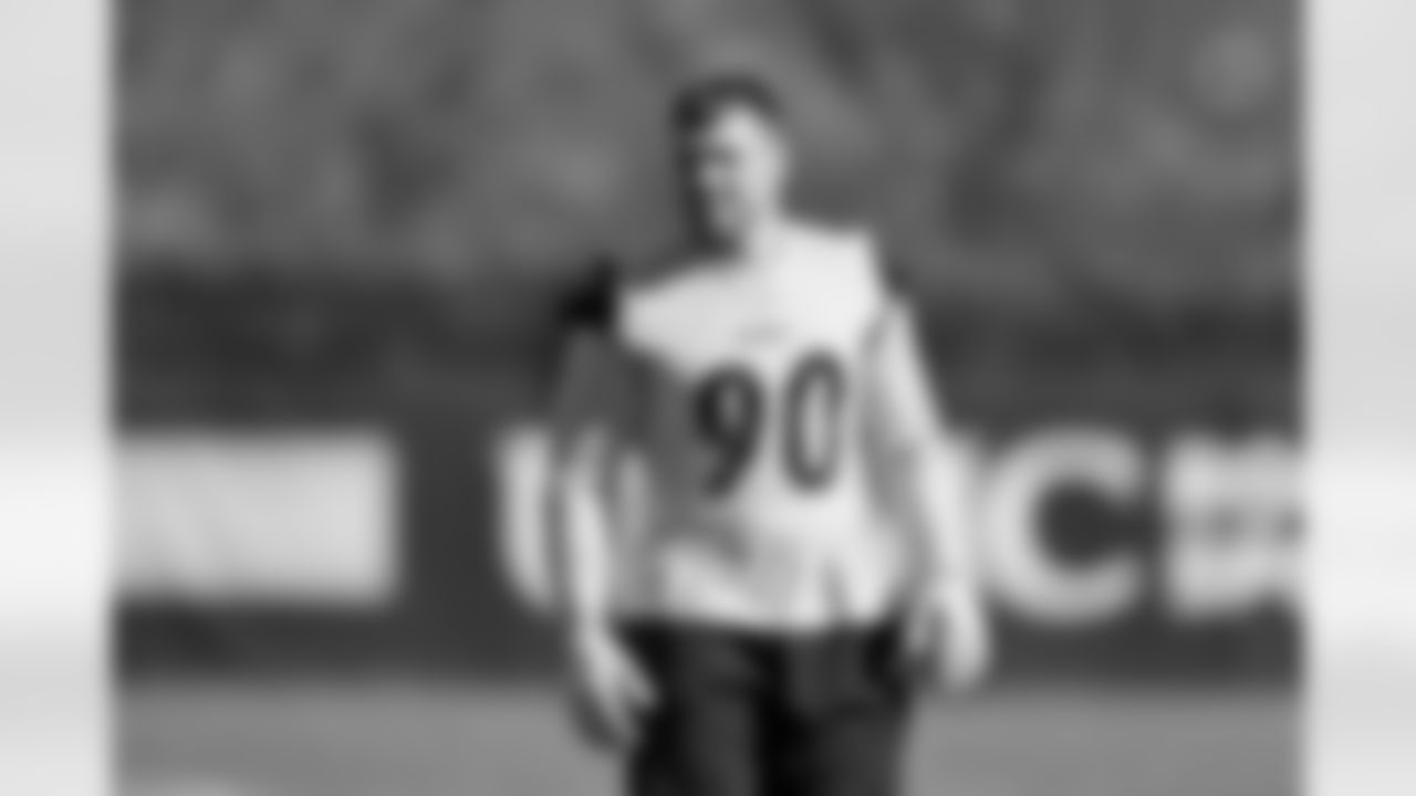 Pittsburgh Steelers linebacker T.J. Watt (90) during practice at the UPMC Rooney Sports Complex preparing for a Week 10 matchup against the Los Angeles Chargers, Thursday, Nov. 6, 2025 in Pittsburgh, PA. (Karl Roser / Pittsburgh Steelers)