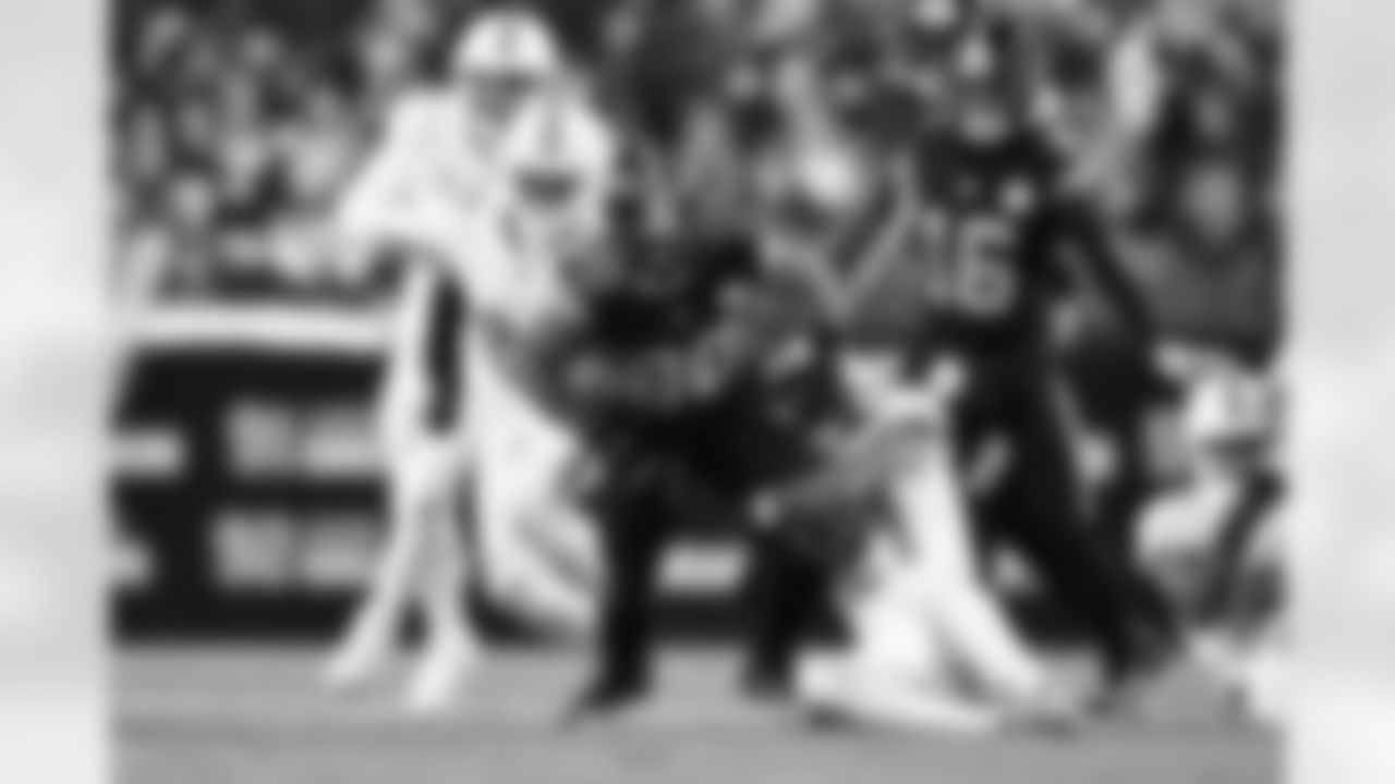 Pittsburgh Steelers running back Jaylen Warren (30) during a regular season game between the Pittsburgh Steelers and the Miami Dolphins, Monday, Dec. 15, 2025 in Pittsburgh, PA. (Alysa Rubin / Pittsburgh Steelers)