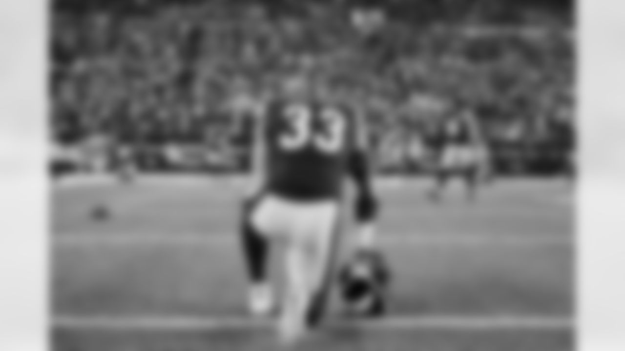 The Pittsburgh Steelers linebacker Jack Sawyer (33) during a regular season game between the Pittsburgh Steelers and the Baltimore Ravens, Sunday, Jan. 4, 2026 in Pittsburgh, PA. (Alysa Rubin / Pittsburgh Steelers)