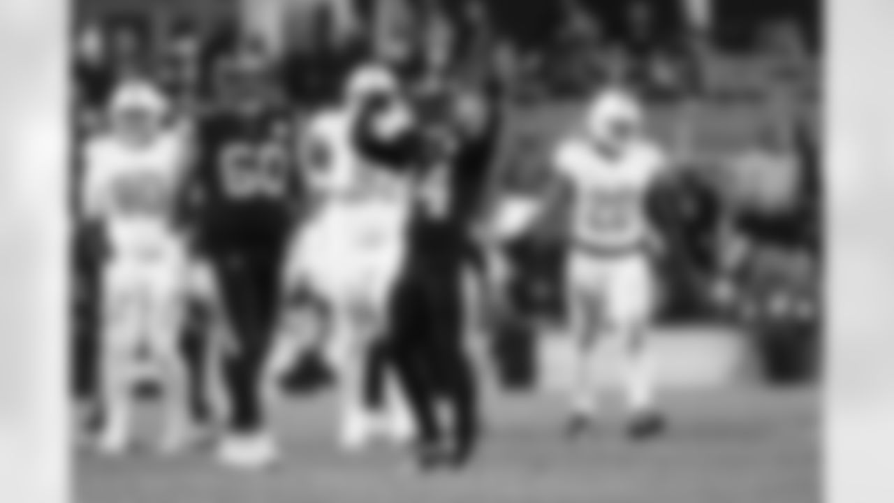 Pittsburgh Steelers offensive tackle Dylan Cook (60) and Pittsburgh Steelers running back Kenneth Gainwell (14) during a regular season game between the Pittsburgh Steelers and the Miami Dolphins, Monday, Dec. 15, 2025 in Pittsburgh, PA. (Jared Wickerham / Pittsburgh Steelers)