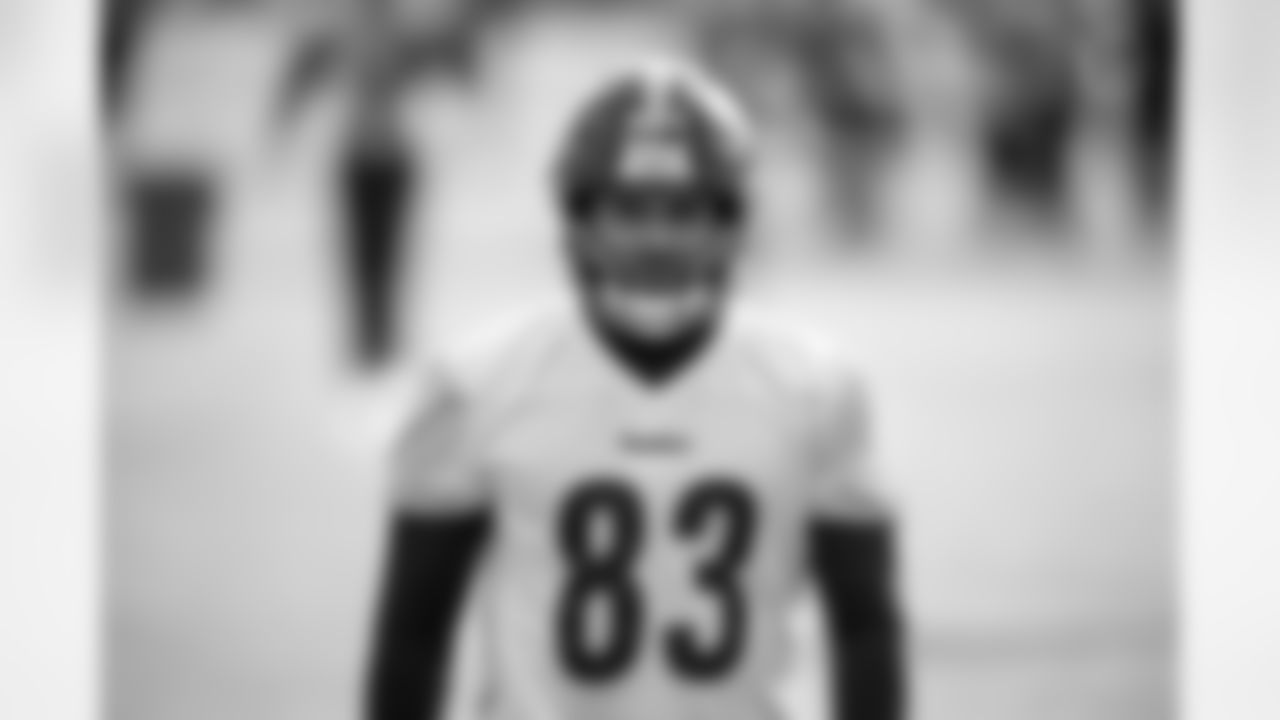 Pittsburgh Steelers tight end/fullback Connor Heyward (83) during practice at the UPMC Rooney Sports Complex preparing for a Week 13 matchup against the Buffalo Bills, Wednesday, Nov. 26, 2025 in Pittsburgh, PA. (Karl Roser / Pittsburgh Steelers)