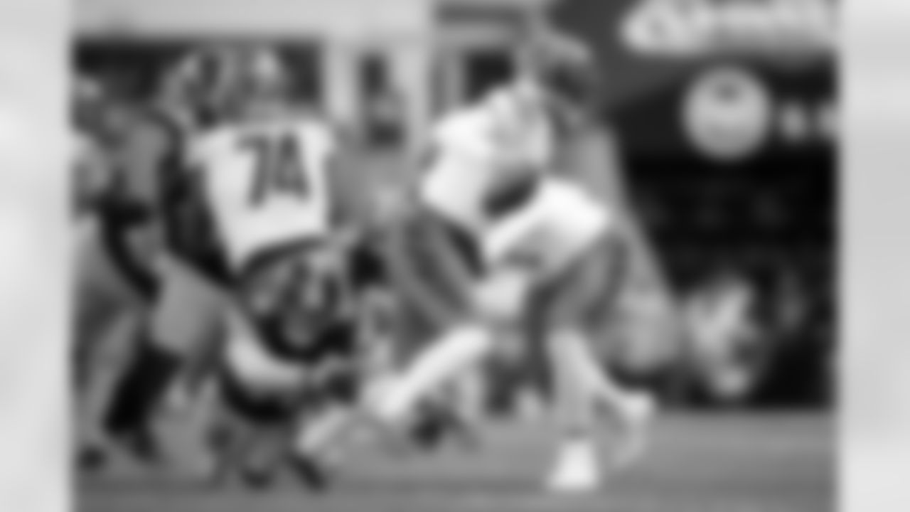 Pittsburgh Steelers linebacker T.J. Watt (90) during a regular season game between the Pittsburgh Steelers and the Cincinnati Bengals, Sunday, Nov. 16, 2025 in Pittsburgh, PA. The Steelers defeated the Bengals 34-12. (Karl Roser / Pittsburgh Steelers)