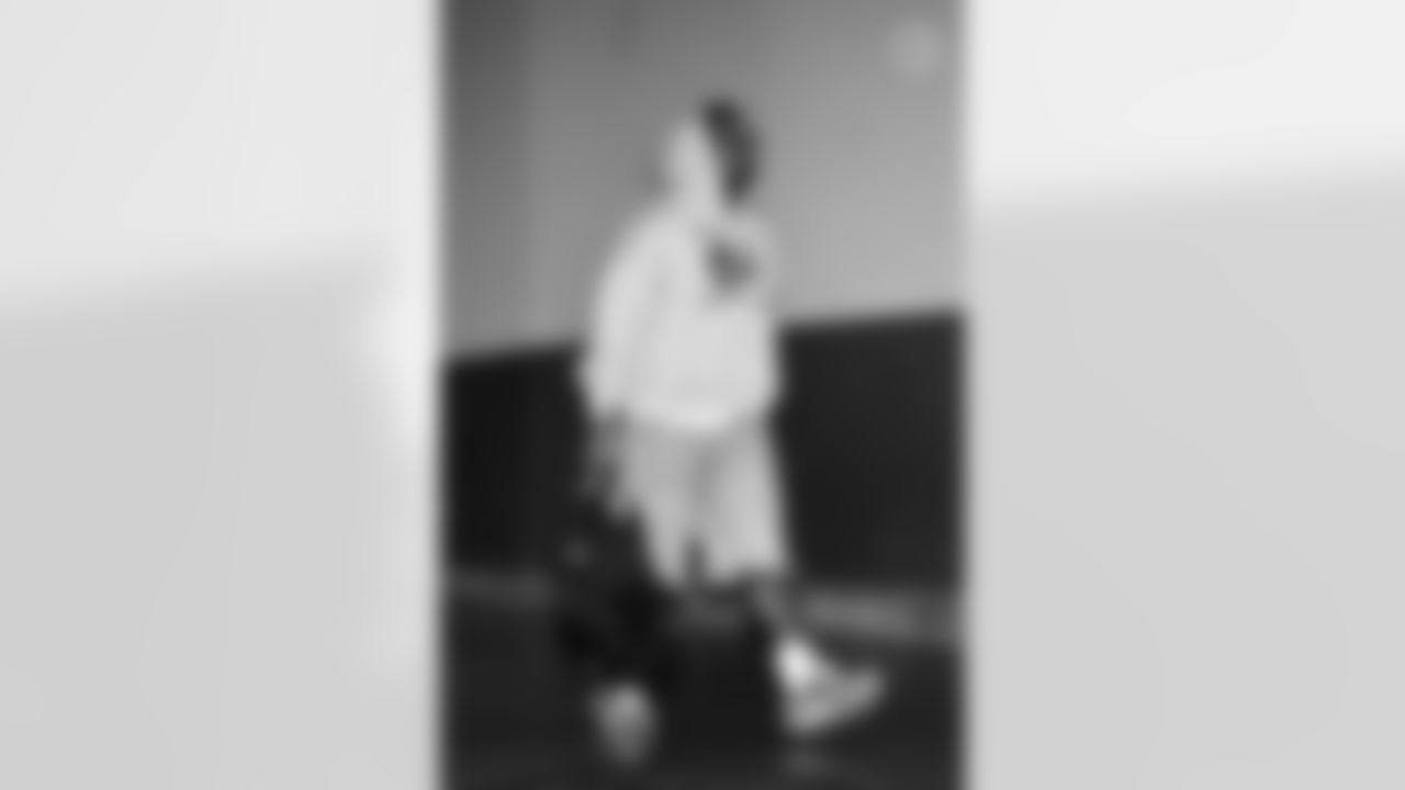 Pittsburgh Steelers running back Kenneth Gainwell (14) during a regular season game between the Pittsburgh Steelers and the Los Angeles Chargers, Sunday, Nov. 9, 2025 in Inglewood, CA. (Alysa Rubin / Pittsburgh Steelers)