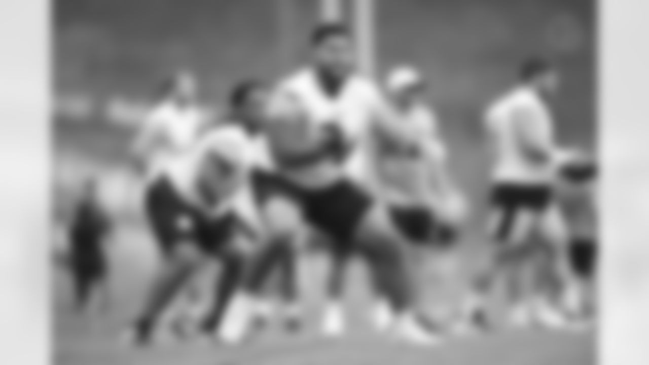 Pittsburgh Steelers offensive tackle Troy Fautanu (76) trains at Saint Vincent College during the 2024 Steelers Training Camp on Thursday July 25, 2024 in Latrobe, PA. (Alysa Rubin / Pittsburgh Steelers)