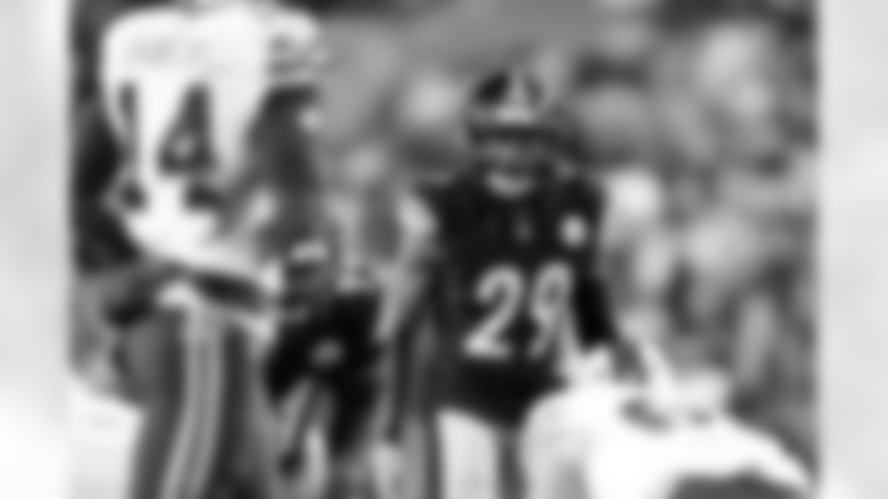 Pittsburgh Steelers safety Kyle Dugger (29) during a regular season game between the Pittsburgh Steelers and the Buffalo Bills, Sunday, Nov. 30, 2025 in Pittsburgh, PA.  (Karl Roser / Pittsburgh Steelers)