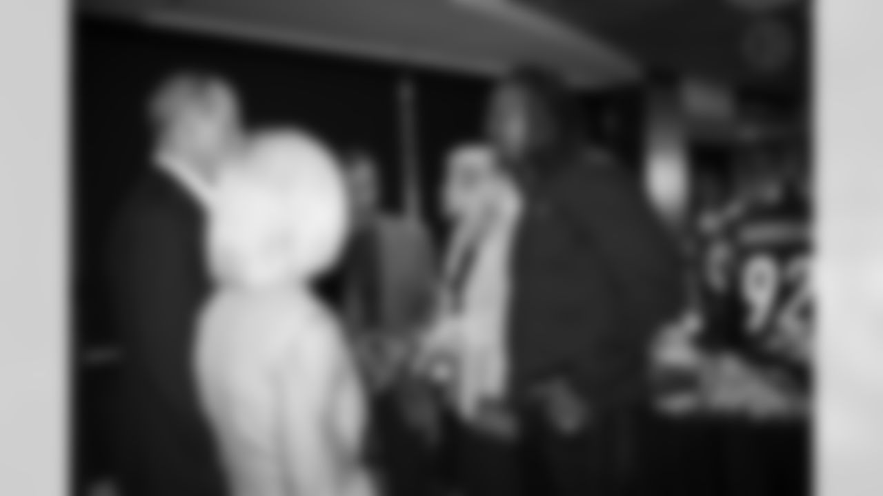 The Pittsburgh Steelers celebrated the 20th anniversary of Super Bowl XL during the Alumni Weekend Dinner at Acrisure Stadium benefitting the UPMC Sports Medicine Concussion Program, Saturday, Nov. 1, 2025 in Pittsburgh, PA. (Alysa Rubin / Pittsburgh Steelers)