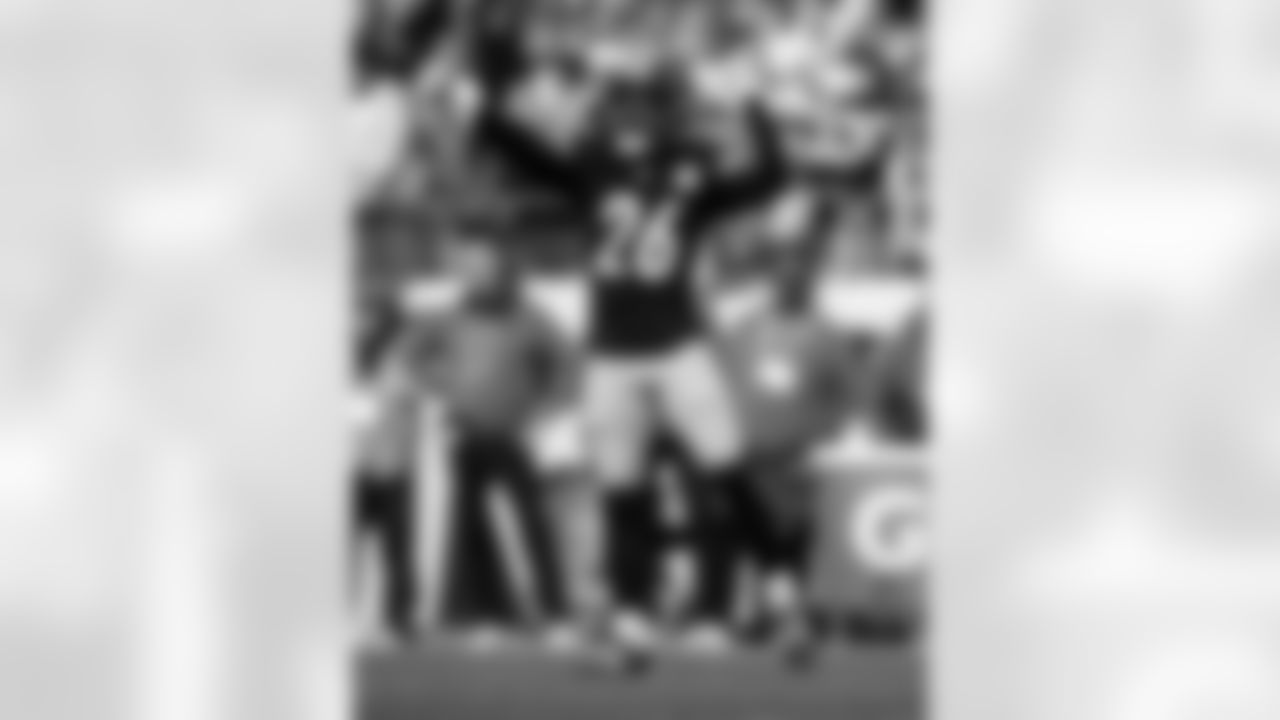 Pittsburgh Steelers cornerback Brandin Echols (26) celebrates a crucial play during a regular season game against the Indianapolis Colts, Sunday, Nov. 2, 2025 in Pittsburgh, PA. The Steelers defeated the Colts 27-20. (Alysa Rubin / Pittsburgh Steelers)