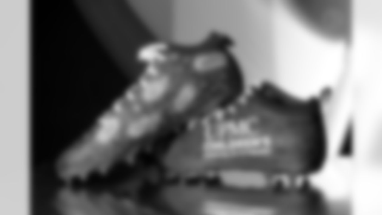 Pittsburgh Steelers linebacker T.J. Watt (90) will showcase his custom cleats supporting UPMC Children's Hospital of Pittsburgh during Week 13. (Alysa Rubin / Pittsburgh Steelers)