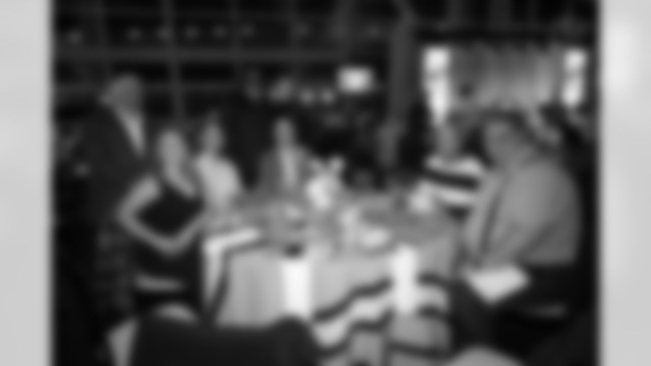 The Pittsburgh Steelers celebrated the 20th anniversary of Super Bowl XL during the Alumni Weekend Dinner at Acrisure Stadium benefitting the UPMC Sports Medicine Concussion Program, Saturday, Nov. 1, 2025 in Pittsburgh, PA. (Alysa Rubin / Pittsburgh Steelers)