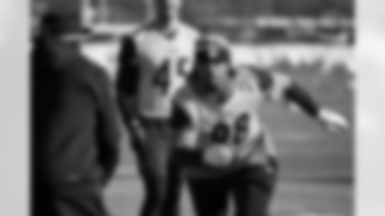 Pittsburgh Steelers defensive end DeMarvin Leal (98) during practice at the UPMC Rooney Sports Complex preparing for a Week 16 matchup against the Detroit Lions, Wednesday, Dec. 17, 2025 in Pittsburgh, PA. (Karl Roser / Pittsburgh Steelers)