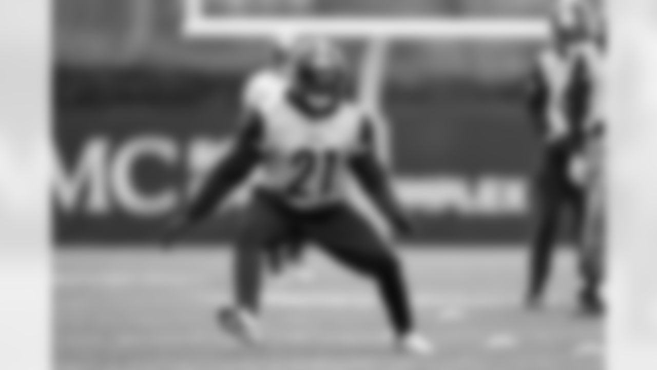 Pittsburgh Steelers defensive back Chuck Clark (21) during practice at the UPMC Rooney Sports Complex preparing for a Week 13 matchup against the Buffalo Bills, Friday, Nov. 28, 2025 in Pittsburgh, PA. (Karl Roser / Pittsburgh Steelers)