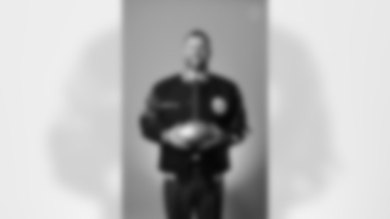 The Pittsburgh Steelers celebrate the 2025 Hall of Honor Class during the Hall of Honor Dinner Ceremony presented by U.S. Steel on Sunday, Dec. 14, 2025 in Pittsburgh, PA. (Karl Roser / Pittsburgh Steelers)