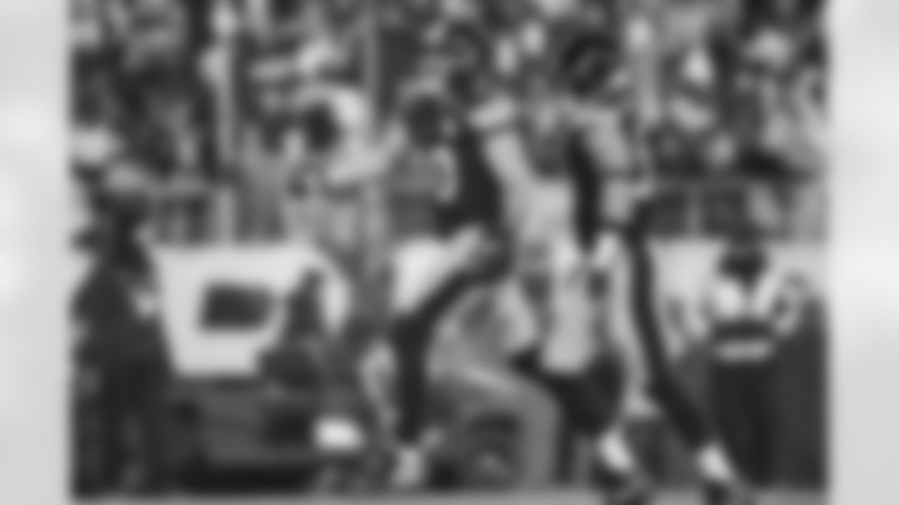 Pittsburgh Steelers linebacker T.J. Watt (90) during a regular season game between the Pittsburgh Steelers and the Baltimore Ravens, Sunday, Jan. 4, 2026 in Pittsburgh, PA.  (Alysa Rubin / Pittsburgh Steelers)