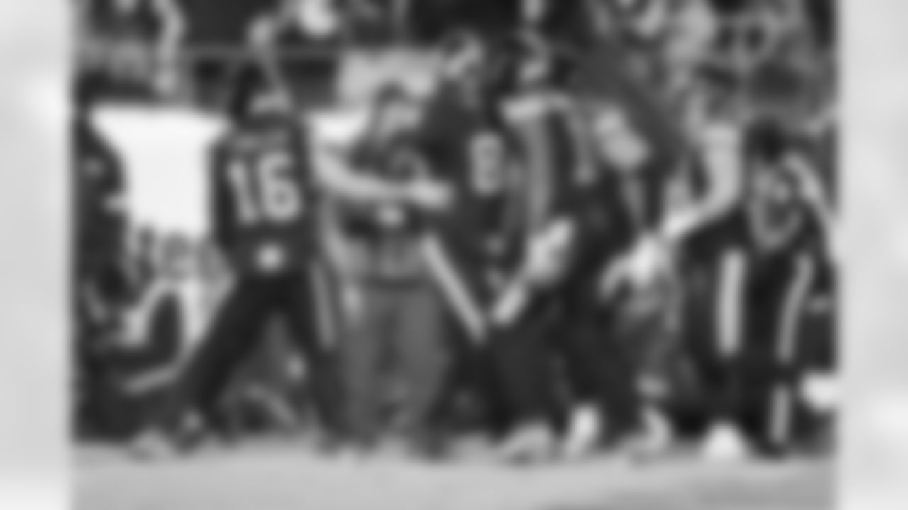 Pittsburgh Steelers quarterback Aaron Rodgers (8) during a regular season game between the Pittsburgh Steelers and the Miami Dolphins, Monday, Dec. 15, 2025 in Pittsburgh, PA. (Alysa Rubin / Pittsburgh Steelers)