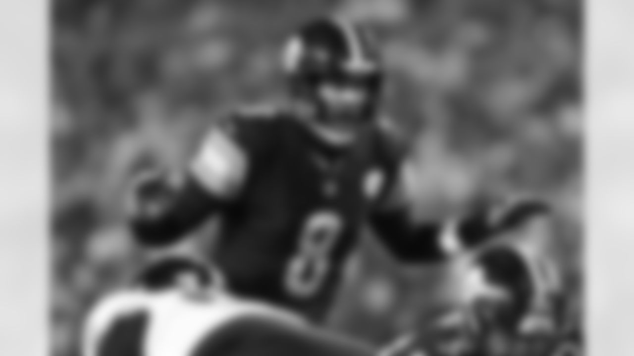 Pittsburgh Steelers quarterback Aaron Rodgers (8) during a regular season game between the Pittsburgh Steelers and the Baltimore Ravens, Sunday, Jan. 4, 2026 in Pittsburgh, PA.  (Jared Wickerham / Pittsburgh Steelers)