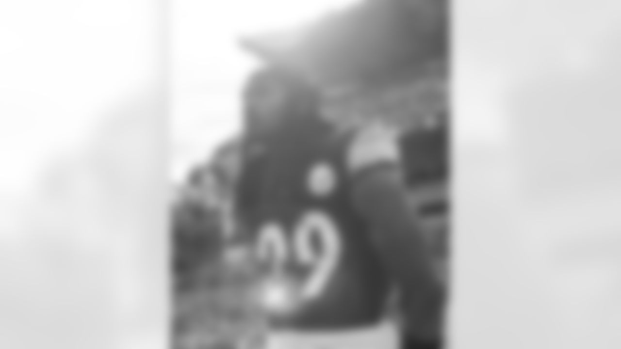 Pittsburgh Steelers safety Kyle Dugger (29) prior to a regular season game between the Pittsburgh Steelers and the Indianapolis Colts, Sunday, Nov. 2, 2025 in Pittsburgh, PA. The Steelers defeated the Colts 27-20. (Alysa Rubin / Pittsburgh Steelers)