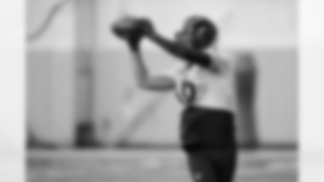 Pittsburgh Steelers wide receiver Adam Thielen (16) during practice at the UPMC Rooney Sports Complex preparing for a Week 15 matchup against the Miami Dolphins, Friday, Dec. 12, 2025 in Pittsburgh, PA. (Karl Roser / Pittsburgh Steelers)