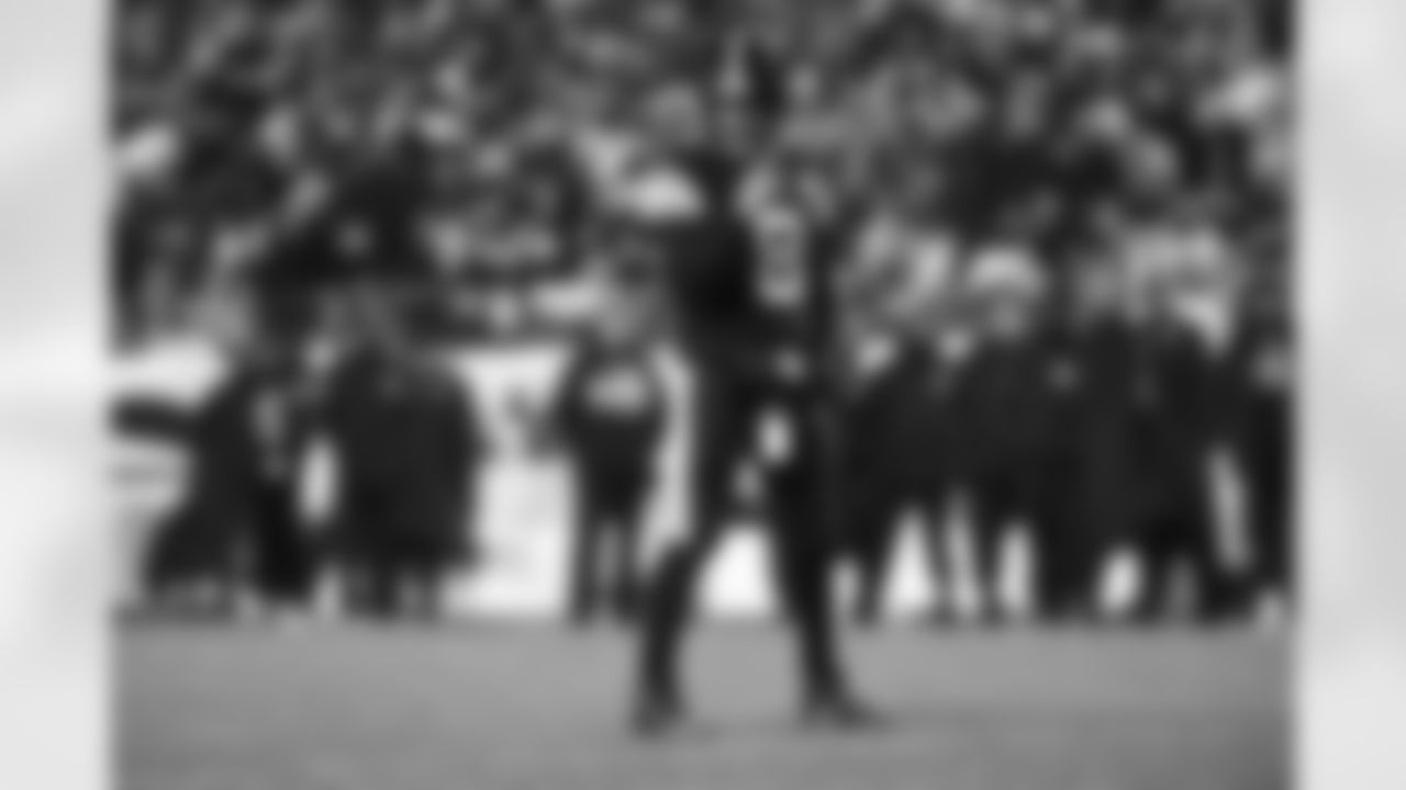 Pittsburgh Steelers quarterback Aaron Rodgers (8) during a regular season game between the Pittsburgh Steelers and the Miami Dolphins, Monday, Dec. 15, 2025 in Pittsburgh, PA. (Jared Wickerham / Pittsburgh Steelers)