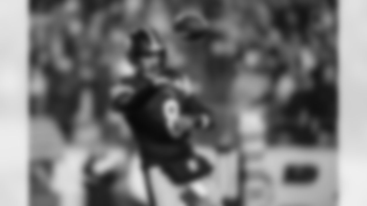 Pittsburgh Steelers quarterback Aaron Rodgers (8) during a regular season game between the Pittsburgh Steelers and the Baltimore Ravens, Sunday, Jan. 4, 2026 in Pittsburgh, PA. The Steelers defeated the Ravens 26-24. (Karl Roser / Pittsburgh Steelers)