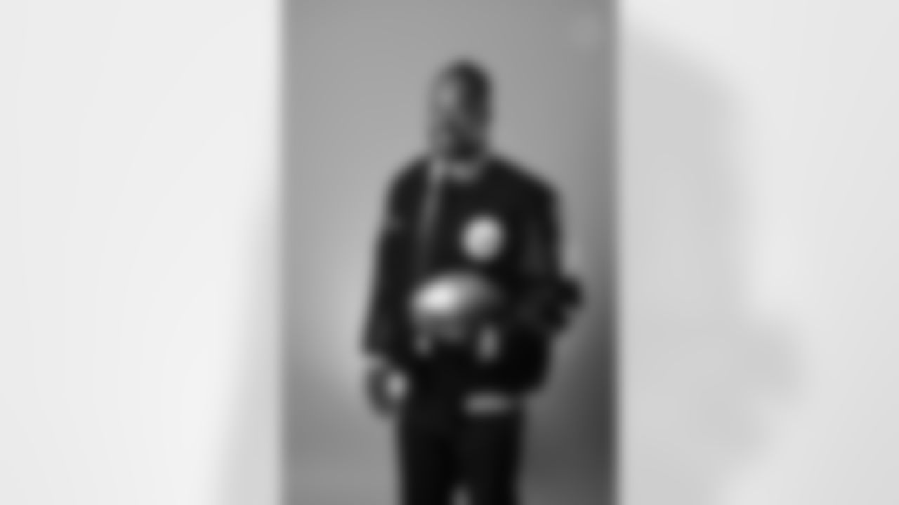 The Pittsburgh Steelers celebrate the 2025 Hall of Honor Class during the Hall of Honor Dinner Ceremony presented by U.S. Steel on Sunday, Dec. 14, 2025 in Pittsburgh, PA. (Karl Roser / Pittsburgh Steelers)