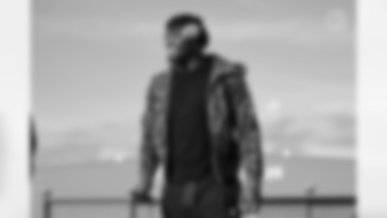 Pittsburgh Steelers linebacker T.J. Watt (90) travels to Chicago on Saturday, Nov. 22, 2025 for the Week 12 regular season matchup against the Chicago Bears. (Alysa Rubin / Pittsburgh Steelers)