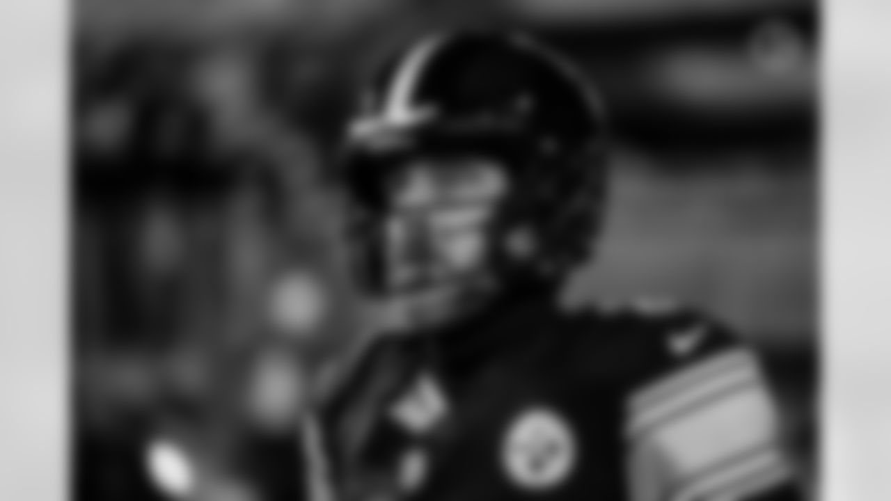 Pittsburgh Steelers quarterback Aaron Rodgers (8) prior to a regular season game between the Pittsburgh Steelers and the Baltimore Ravens, Sunday, Jan. 4, 2026 in Pittsburgh, PA. The Steelers defeated the Ravens 26-24. (Taylor Ollason / Pittsburgh Steelers)