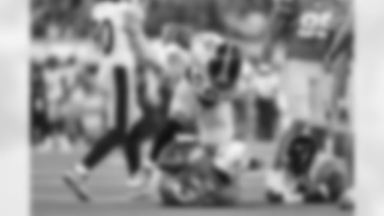 Pittsburgh Steelers linebacker Malik Harrison (50) during a regular season game between the Pittsburgh Steelers and the Los Angeles Chargers, Sunday, Nov. 9, 2025 in Inglewood, CA. (Karl Roser / Pittsburgh Steelers)