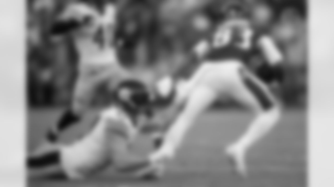 Pittsburgh Steelers linebacker Payton Wilson (41) tackles his opponent during a regular season game against the Baltimore Ravens, Sunday, Dec. 7, 2025 in Baltimore, MD. The Steelers defeated the Ravens 27-22. (Alysa Rubin / Pittsburgh Steelers)