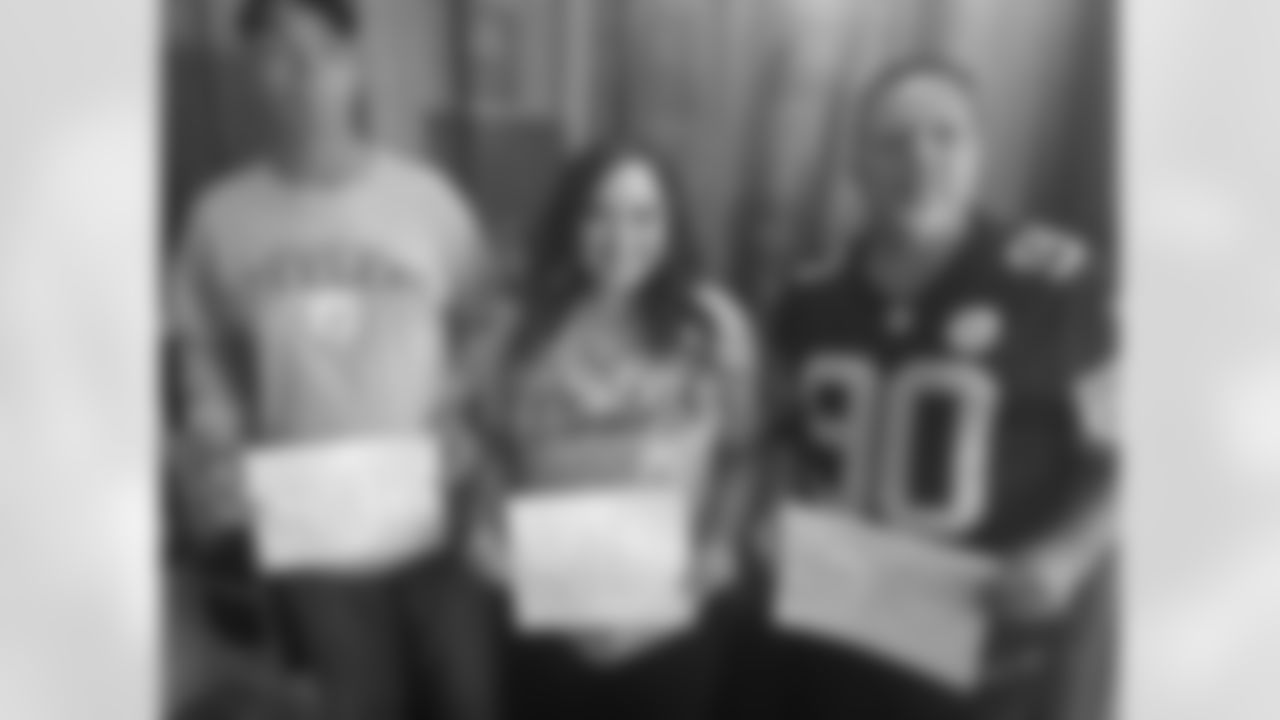 SNUTraditions_HereWeGoSigns_Jan1420241257PM_Jaramillo_Gabryelle_97494590_IMG_0016.jpeg_97494590_IMG_0016