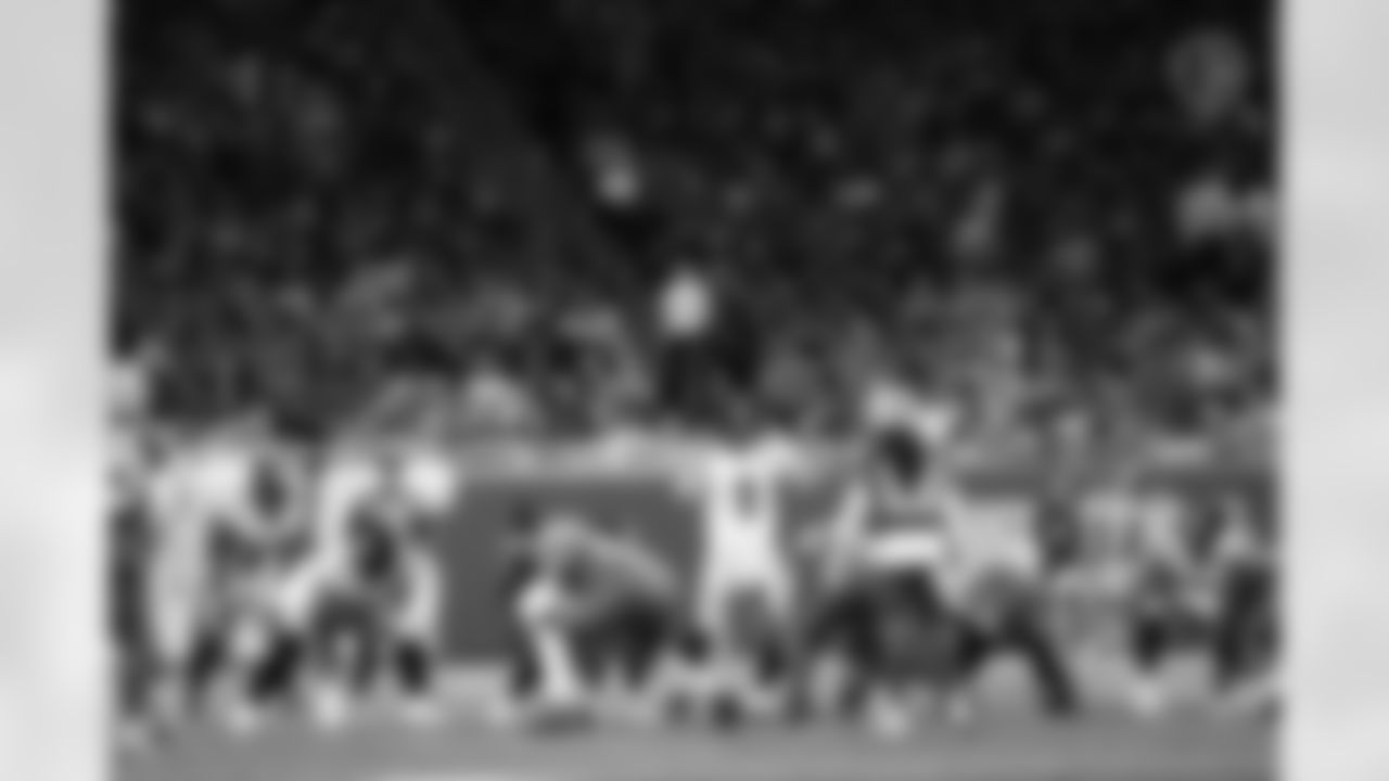 Pittsburgh Steelers quarterback Aaron Rodgers (8) during a regular season game between the Pittsburgh Steelers and the Detroit Lions, Sunday, Dec. 21, 2025 in Detroit, MI. (Jared Wickerham / Pittsburgh Steelers)