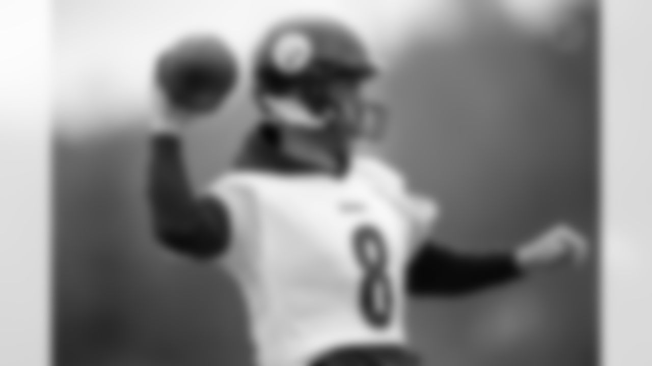 Pittsburgh Steelers quarterback Aaron Rodgers (8) during practice at the UPMC Rooney Sports Complex preparing for a Wild Card matchup against the Houston Texans, Friday, Jan. 9, 2026 in Pittsburgh, PA. (Karl Roser / Pittsburgh Steelers)