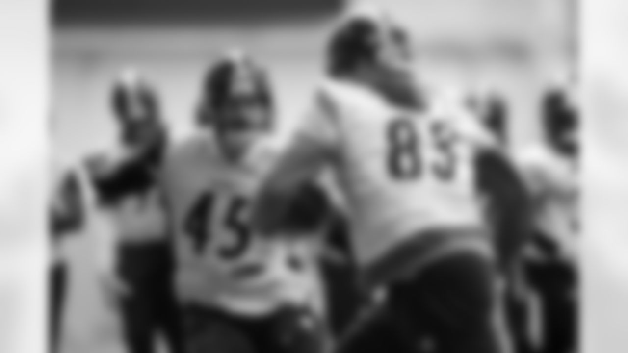 Pittsburgh Steelers linebacker Julius Welschof (45) during practice at the UPMC Rooney Sports Complex preparing for a Week 14 matchup against the Baltimore Ravens, Friday, Dec. 5, 2025 in Pittsburgh, PA. (Alysa Rubin / Pittsburgh Steelers)