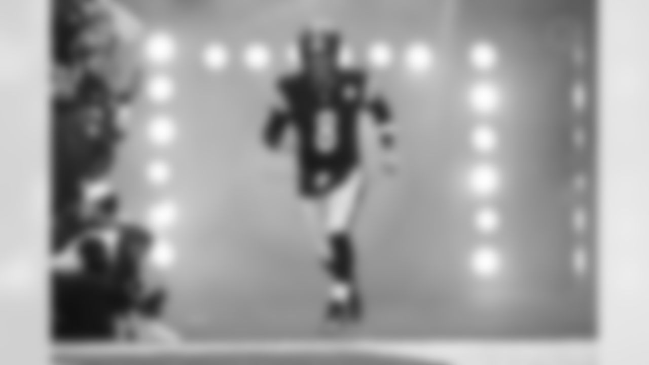 Pittsburgh Steelers quarterback Aaron Rodgers (8) during a regular season game between the Pittsburgh Steelers and the Cincinnati Bengals, Sunday, Nov. 16, 2025 in Pittsburgh, PA. (Harrison Barden / Pittsburgh Steelers)