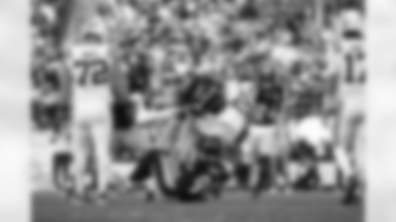 Pittsburgh Steelers safety Kyle Dugger (29) Pittsburgh Steelers linebacker T.J. Watt (90) Pittsburgh Steelers safety DeShon Elliott (25) during a regular season game between the Pittsburgh Steelers and the Indianapolis Colts, Sunday, Nov. 2, 2025 in Pittsburgh, PA. (Taylor Ollason / Pittsburgh Steelers)