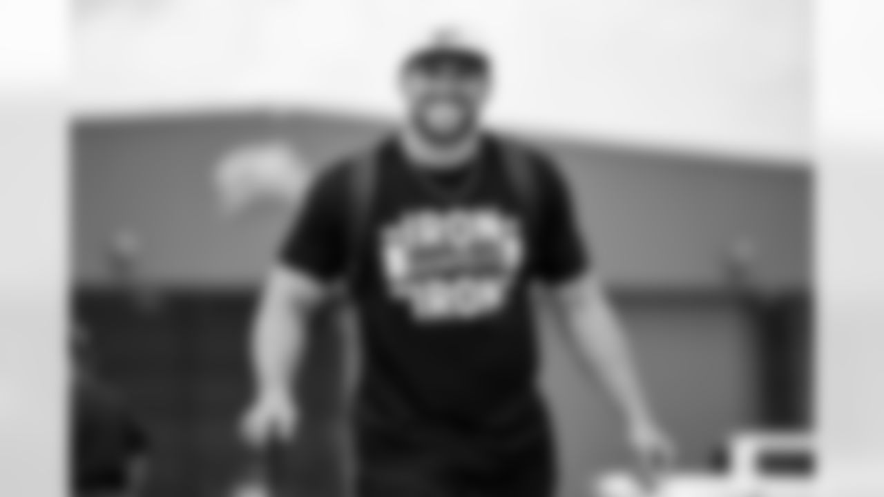 Pittsburgh Steelers linebacker T.J. Watt (90) travels to Jacksonville on Friday August 8, 2025 for the Week 1 preseason matchup against the Jacksonville Jaguars. (Karl Roser / Pittsburgh Steelers)