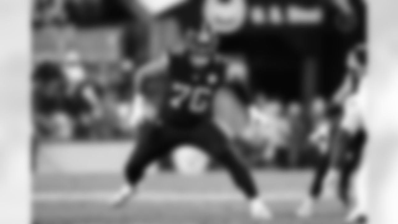 Pittsburgh Steelers offensive tackle Troy Fautanu (76) during a regular season game between the Pittsburgh Steelers and the Miami Dolphins, Monday, Dec. 15, 2025 in Pittsburgh, PA. (Karl Roser / Pittsburgh Steelers)