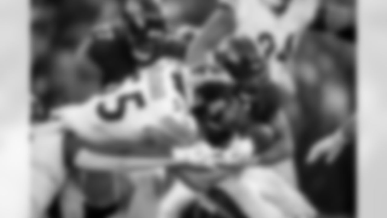 Pittsburgh Steelers linebacker Cole Holcomb (55) during a regular season game between the Pittsburgh Steelers and the Baltimore Ravens, Sunday, Dec. 7, 2025 in Baltimore, MD. The Steelers defeated the Ravens 27-22. (Karl Roser / Pittsburgh Steelers)