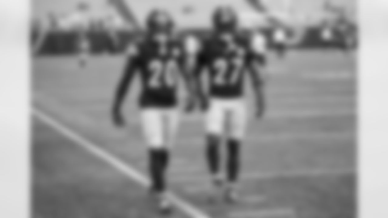 Pittsburgh Steelers running back Kaleb Johnson (20) and Pittsburgh Steelers running back Trey Sermon (27) during a preseason game between the Pittsburgh Steelers and the Carolina Panthers, on Thursday August 21, 2025 in Charlotte, NC. (Karl Roser / Pittsburgh Steelers)