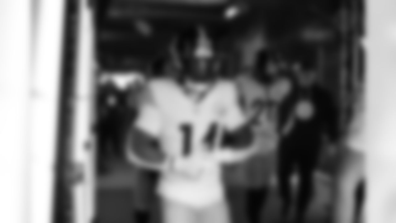 Pittsburgh Steelers running back Kenneth Gainwell (14) during a regular season game between the Pittsburgh Steelers and the Baltimore Ravens, Sunday, Dec. 7, 2025 in Baltimore, MD. (Taylor Ollason / Pittsburgh Steelers)