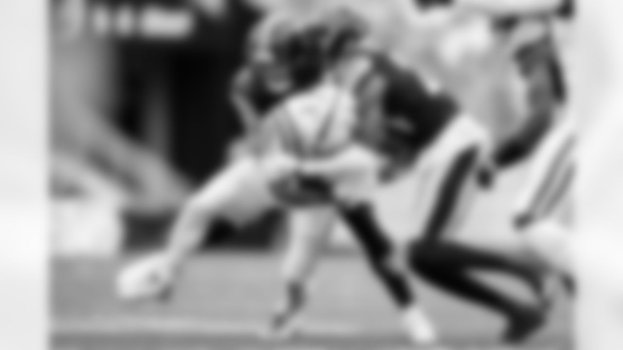 Pittsburgh Steelers linebacker Payton Wilson (41) and cornerback Joey Porter Jr. (24) during a regular season game between the Pittsburgh Steelers and the Indianapolis Colts, Sunday, Nov. 2, 2025 in Pittsburgh, PA. (Alysa Rubin / Pittsburgh Steelers)