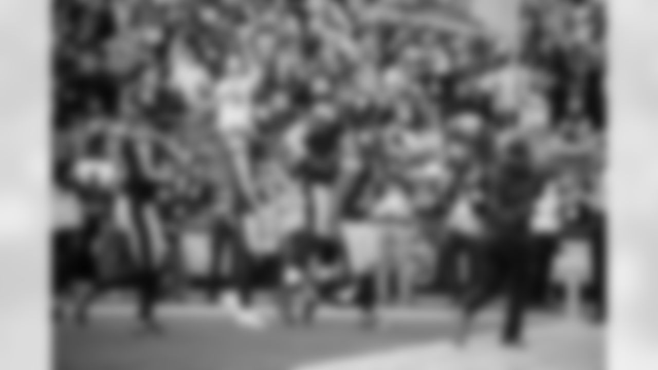 Pittsburgh Steelers running back Jaylen Warren (30), Pittsburgh Steelers offensive tackle Broderick Jones (77), Pittsburgh Steelers wide receiver Roman Wilson (10), and Pittsburgh Steelers wide receiver Ben Skowronek (15) during a regular season game between the Pittsburgh Steelers and the Indianapolis Colts, Sunday, Nov. 2, 2025 in Pittsburgh, PA. The Steelers defeated the Colts 27-20. (Karl Roser / Pittsburgh Steelers)