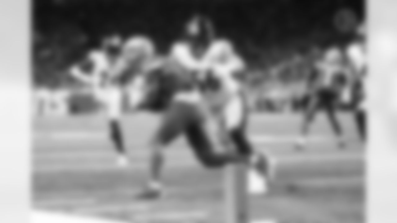 Pittsburgh Steelers linebacker Alex Highsmith (56) during a regular season game between the Pittsburgh Steelers and the Detroit Lions, Sunday, Dec. 21, 2025 in Detroit, MI. (Jared Wickerham / Pittsburgh Steelers)