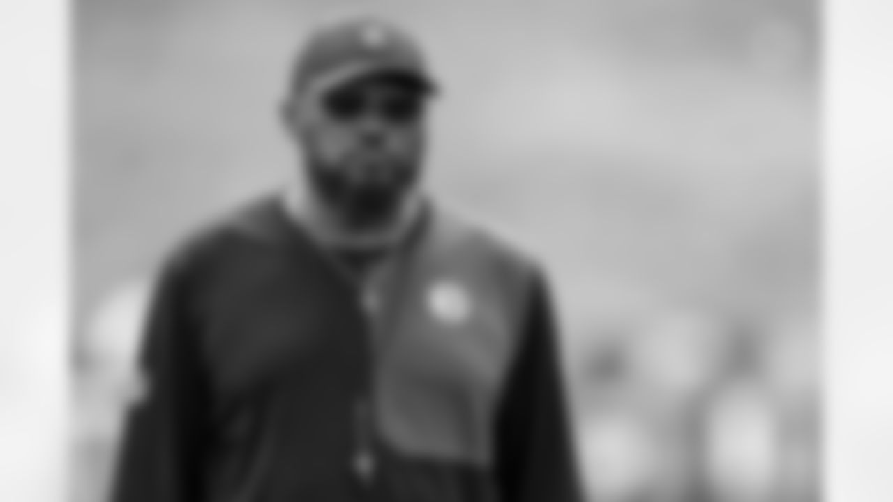 Pittsburgh Steelers head coach Mike Tomlin observes training at Saint Vincent College during the 2025 Steelers Training Camp on Thursday July 24, 2025 in Latrobe, PA. (Karl Roser / Pittsburgh Steelers)