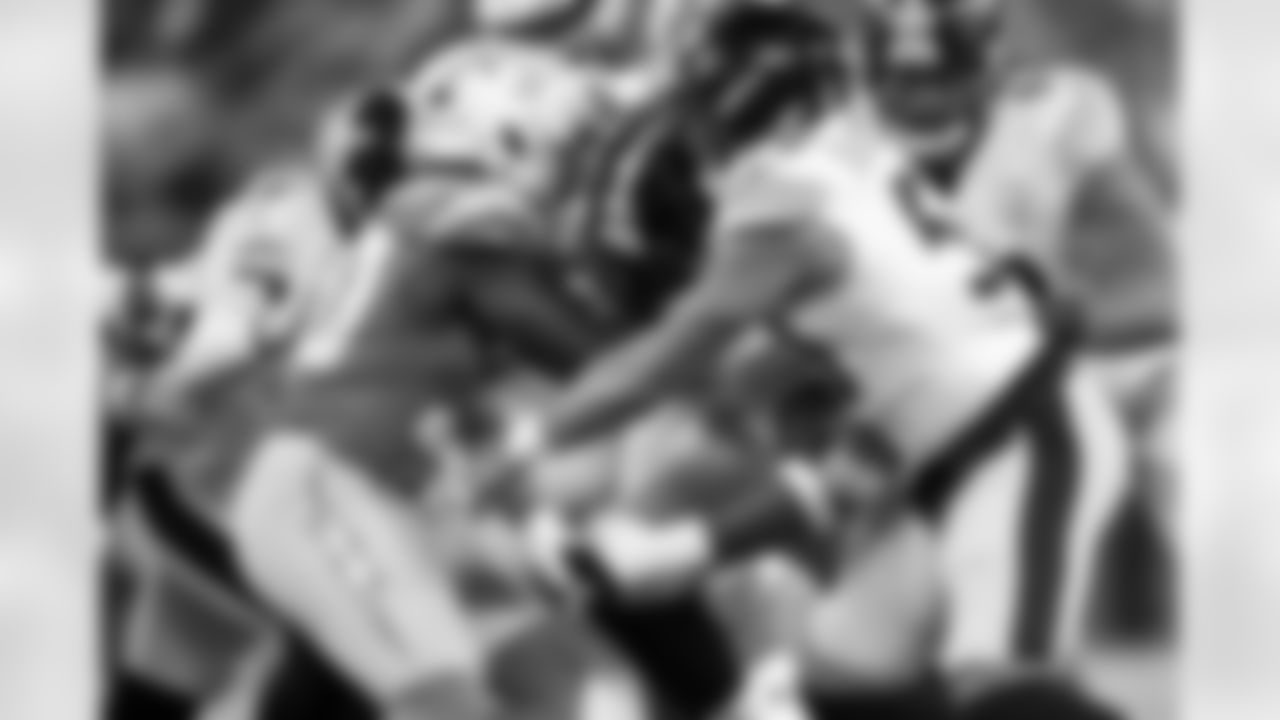 Pittsburgh Steelers defensive tackle Keeanu Benton (95) and Pittsburgh Steelers linebacker Malik Harrison (50) during a regular season game between the Pittsburgh Steelers and the Los Angeles Chargers, Sunday, Nov. 9, 2025 in Inglewood, CA. The Chargers beat the Steelers 25-10. (Karl Roser / Pittsburgh Steelers)