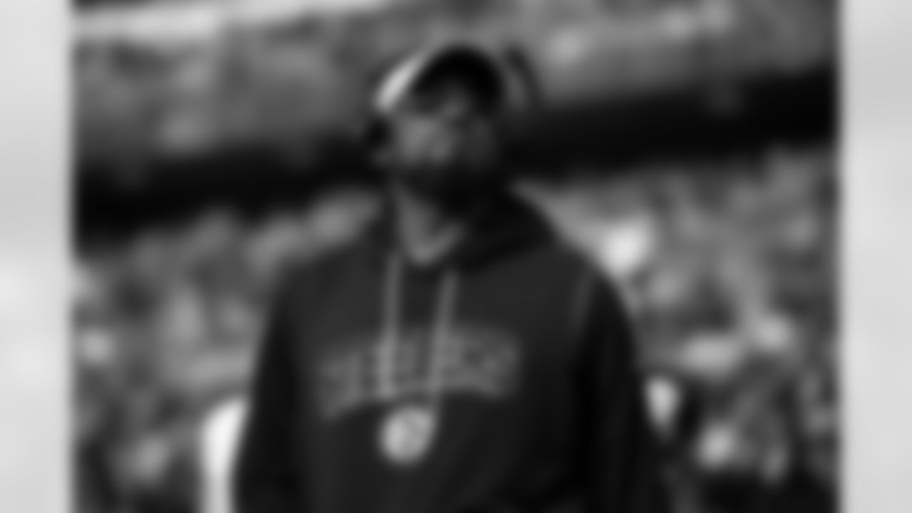 Pittsburgh Steelers head coach Mike Tomlin prior to a regular season game between the Pittsburgh Steelers and the Baltimore Ravens, Sunday, Dec. 7, 2025 in Baltimore, MD. The Steelers defeated the Ravens 27-22. (Karl Roser / Pittsburgh Steelers)